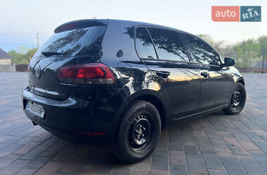 Хэтчбек Volkswagen Golf 2011 в 