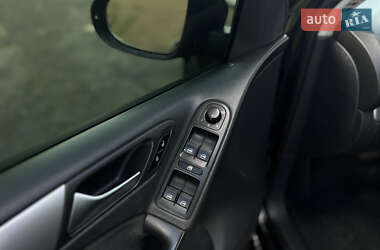 Хэтчбек Volkswagen Golf 2011 в 