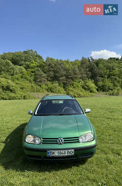 Універсал Volkswagen Golf 2001 в Рівному