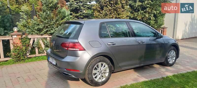 Хэтчбек Volkswagen Golf 2019 в Львове