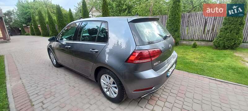 Хэтчбек Volkswagen Golf 2019 в Львове