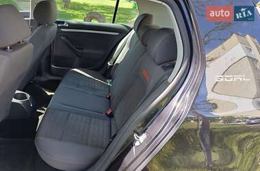Хетчбек Volkswagen Golf 2006 в 