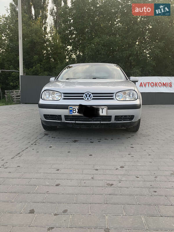 Хэтчбек Volkswagen Golf 1998 в 