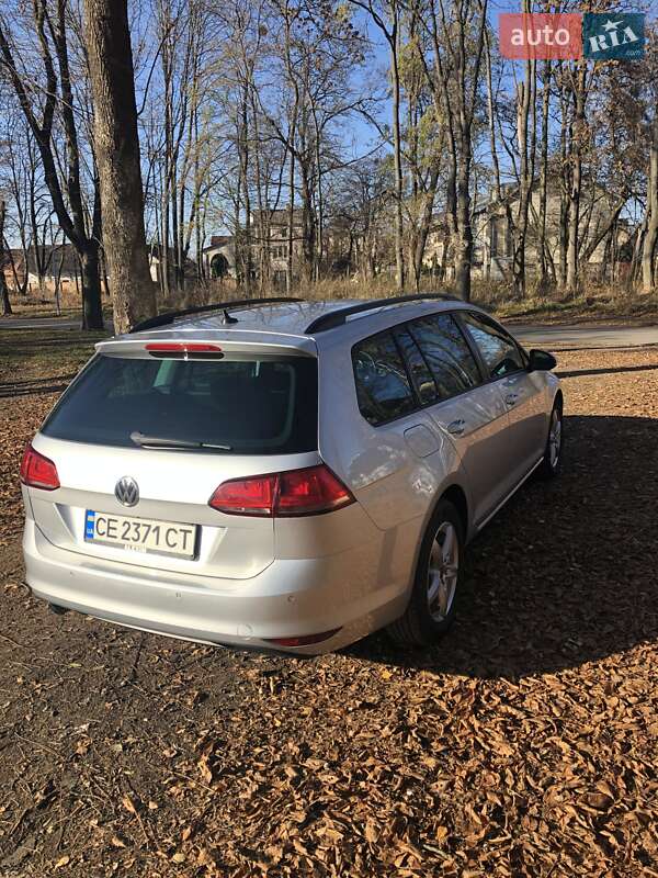 Універсал Volkswagen Golf 2013 в Чернівцях