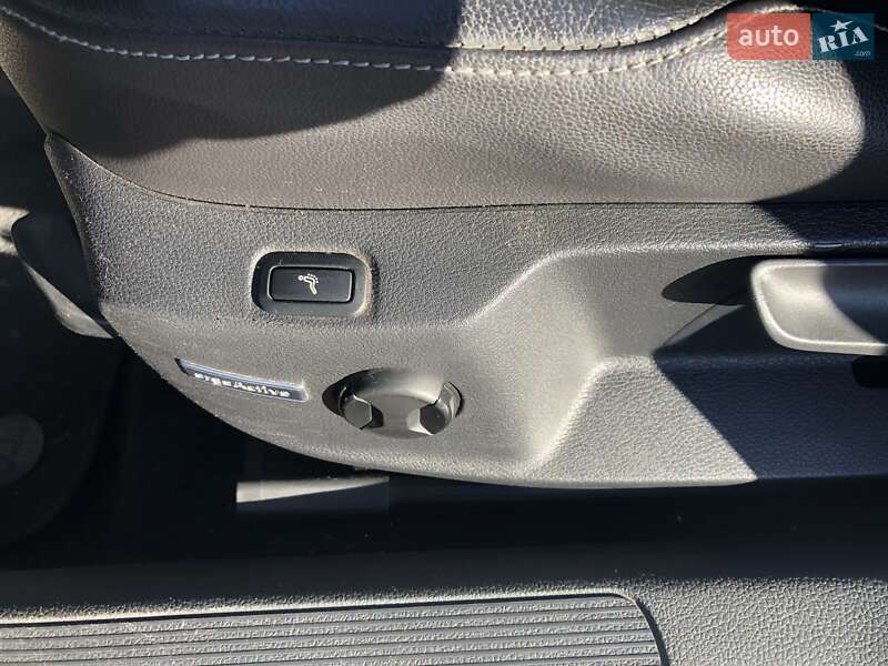 Універсал Volkswagen Golf 2013 в Чернівцях