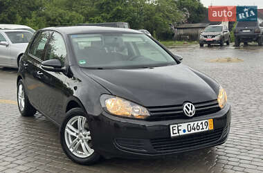 Хетчбек Volkswagen Golf 2011 в 