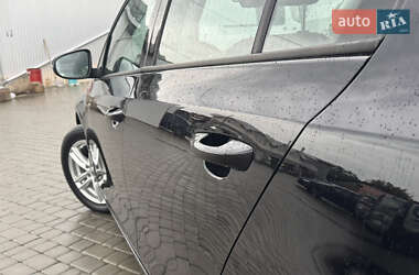 Хетчбек Volkswagen Golf 2011 в 