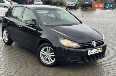 Хетчбек Volkswagen Golf 2011 в 