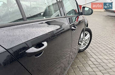 Хетчбек Volkswagen Golf 2011 в 