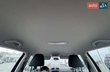Хетчбек Volkswagen Golf 2011 в 