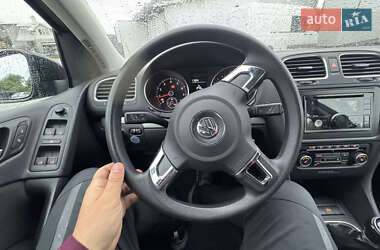 Хетчбек Volkswagen Golf 2011 в 