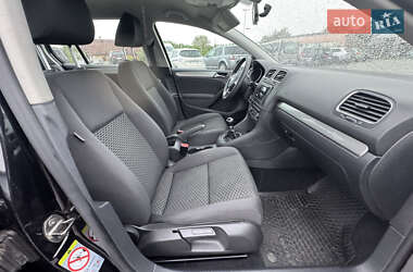 Хетчбек Volkswagen Golf 2011 в 