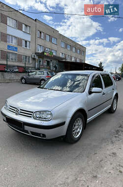 Хетчбек Volkswagen Golf 2003 в Сумах