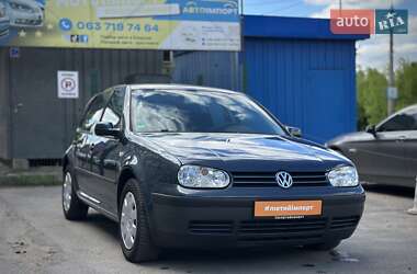 Хетчбек Volkswagen Golf 2003 в Сумах