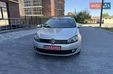 Універсал Volkswagen Golf 2010 в 