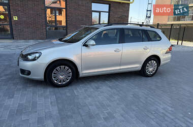 Універсал Volkswagen Golf 2010 в 
