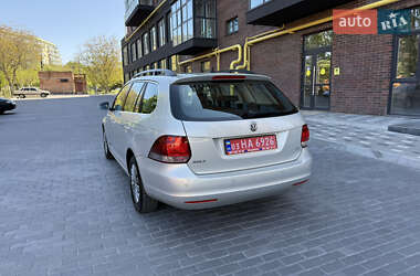 Універсал Volkswagen Golf 2010 в 