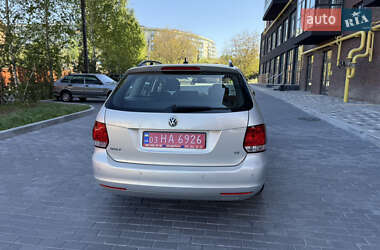 Універсал Volkswagen Golf 2010 в 