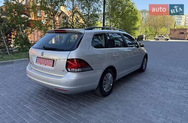 Універсал Volkswagen Golf 2010 в 