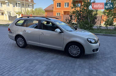 Універсал Volkswagen Golf 2010 в 
