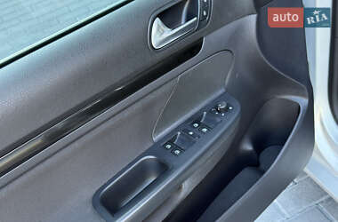 Універсал Volkswagen Golf 2010 в 