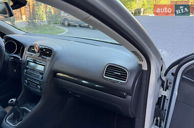 Універсал Volkswagen Golf 2010 в 
