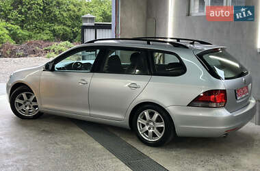 Універсал Volkswagen Golf 2010 в 