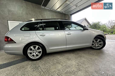Універсал Volkswagen Golf 2010 в 