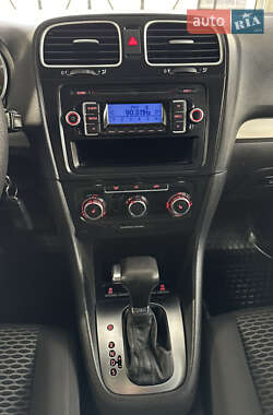 Універсал Volkswagen Golf 2010 в 