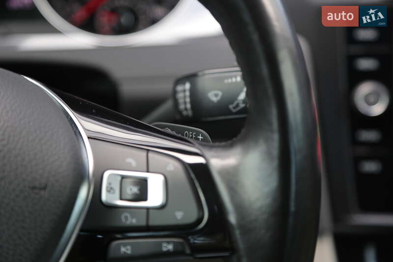 Хетчбек Volkswagen Golf 2018 в Києві