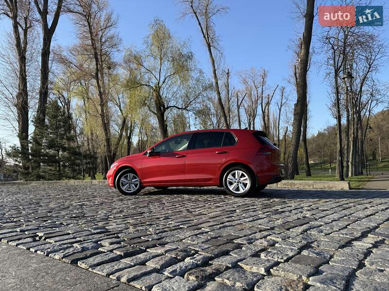 Хэтчбек Volkswagen Golf 2021 в Киеве