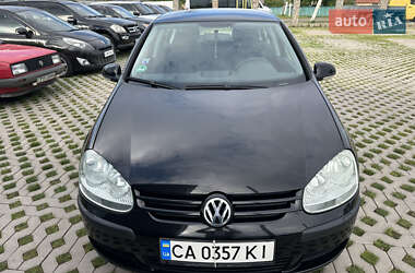 Хэтчбек Volkswagen Golf 2004 в Корсуне-Шевченковском
