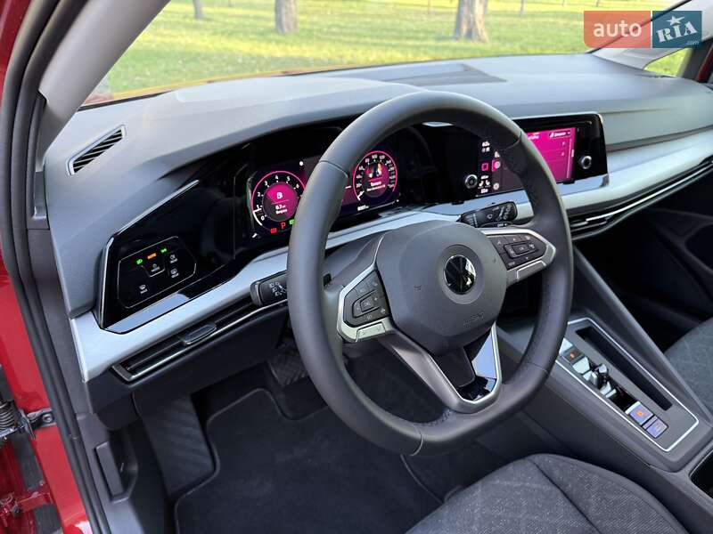 Хэтчбек Volkswagen Golf 2021 в Киеве