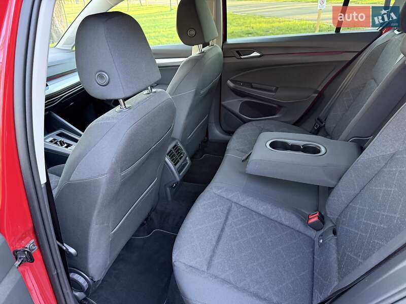 Хэтчбек Volkswagen Golf 2021 в Киеве