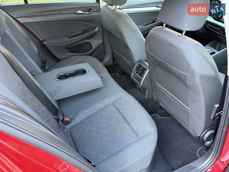 Хэтчбек Volkswagen Golf 2021 в Киеве