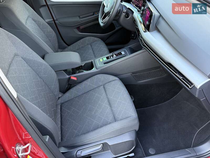 Хэтчбек Volkswagen Golf 2021 в Киеве