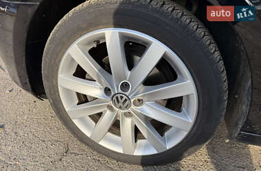 Хэтчбек Volkswagen Golf 2009 в 