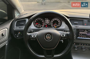 Універсал Volkswagen Golf 2014 в 
