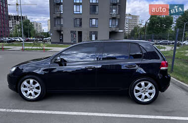 Хетчбек Volkswagen Golf 2010 в 