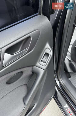 Хетчбек Volkswagen Golf 2010 в 