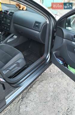 Универсал Volkswagen Golf 2009 в 