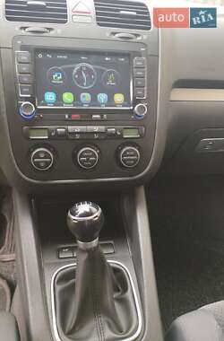 Хэтчбек Volkswagen Golf 2006 в 