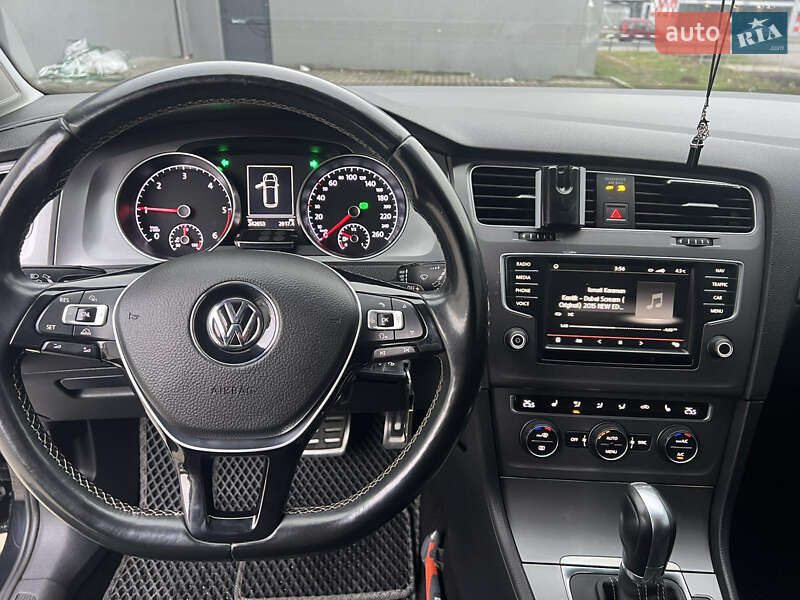 Універсал Volkswagen Golf 2015 в Мукачевому
