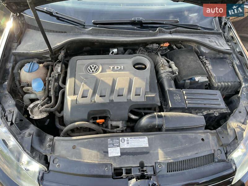 Універсал Volkswagen Golf 2011 в Сумах