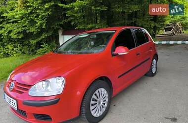 Хэтчбек Volkswagen Golf 2005 в Красилове