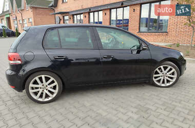 Хэтчбек Volkswagen Golf 2010 в 