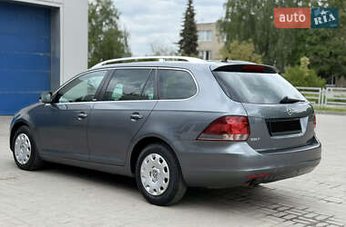 Універсал Volkswagen Golf 2012 в 