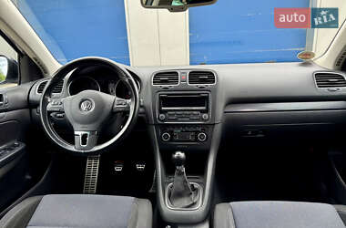 Універсал Volkswagen Golf 2012 в 