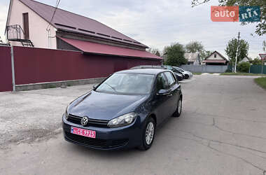 Хетчбек Volkswagen Golf 2010 в 