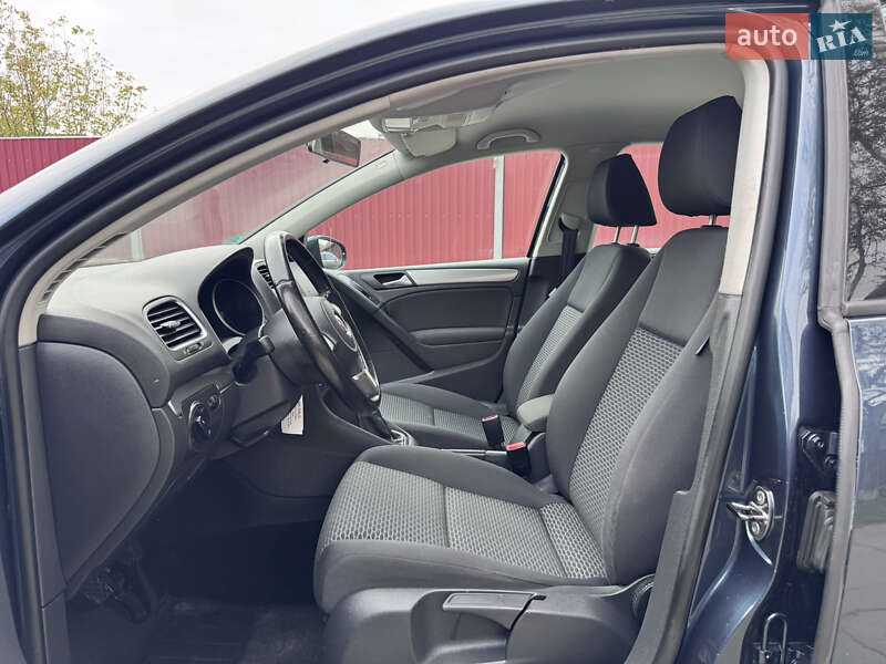 Хэтчбек Volkswagen Golf 2010 в Звенигородке